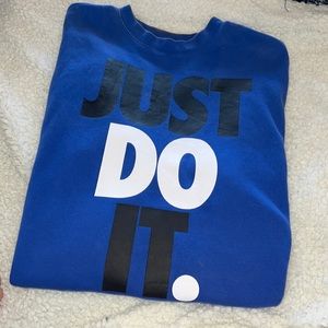 Super cute Nike crew!